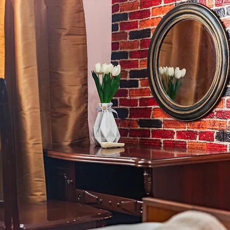 Old Town 2br With Sea View Apartment