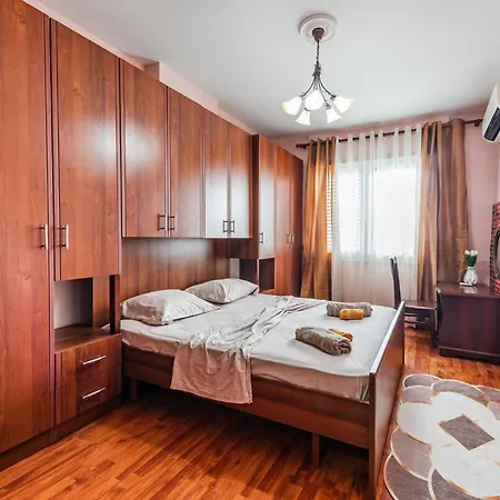Apartment Old Town 2br With Sea View *